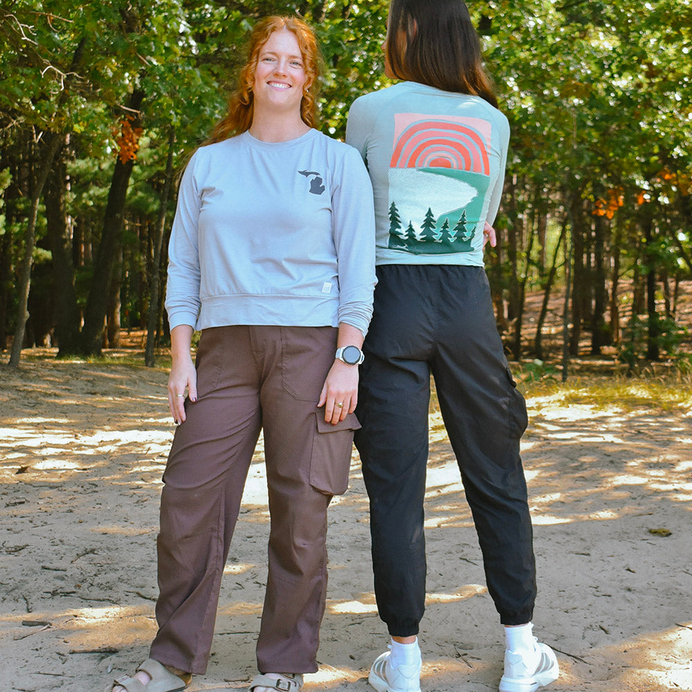 Women's RUN MICH Stacked Performance Tech Crewneck Sweatshirt 2.0 - Silver Cloud/White Woven Square Patch w/ Light Gray Gazelle
