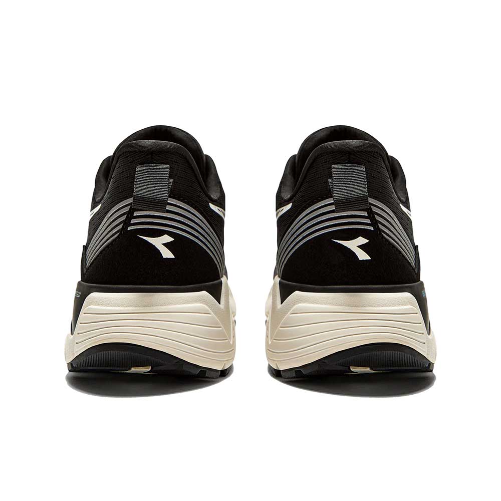 Women's Mythos Blushield Vigore 2 Running Shoe - Black/Whisper White - Regular (B)