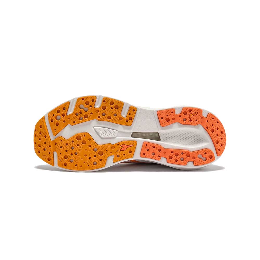 Men's Mythos Blushield Vigore 4 Running Shoe - White/Nectarine - Regular (D)
