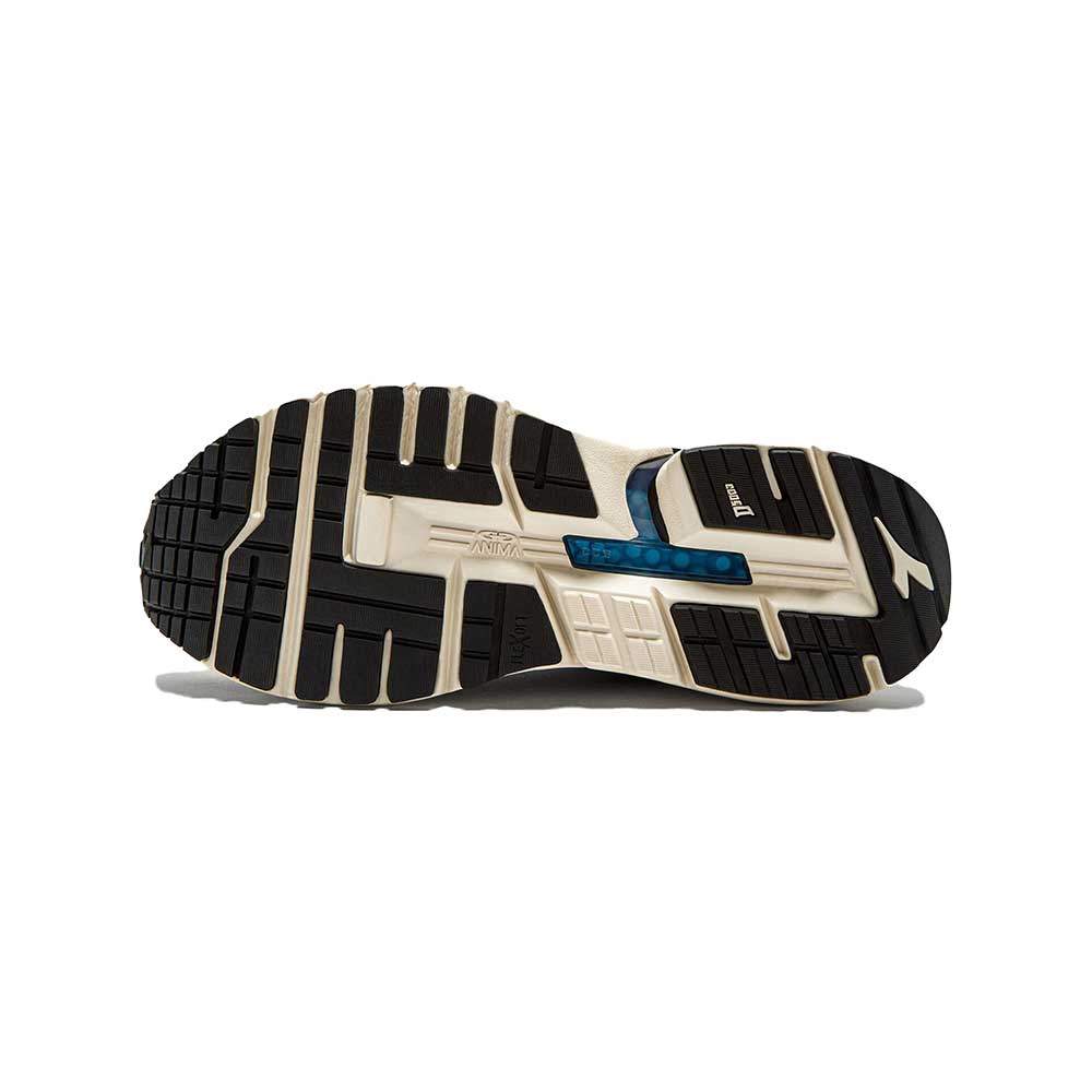 Women's Mythos Blushield Vigore 2 Running Shoe - Black/Whisper White - Regular (B)