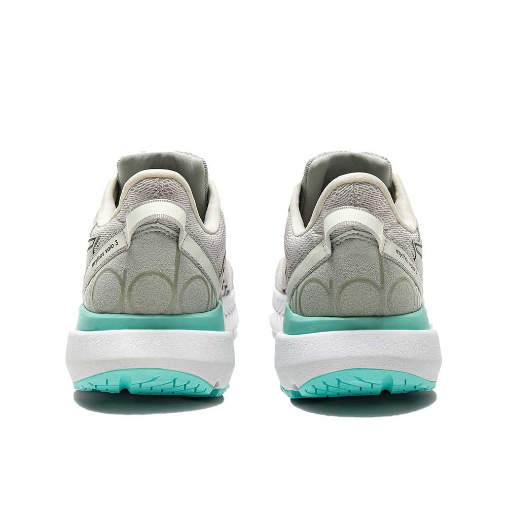 Women's Mythos Blushield Volo 3 Running Shoe - Silver/Black - Regular (B)