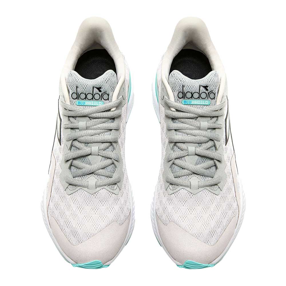 Women's Mythos Blushield Volo 3 Running Shoe - Silver/Black - Regular (B)