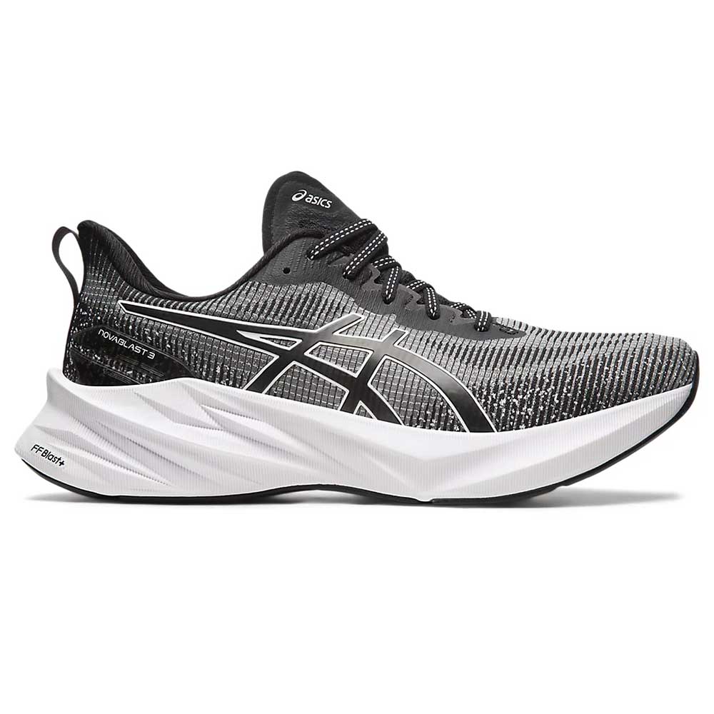Men's Novablast 3 LE Running Shoe - Black/White - Regular (D
