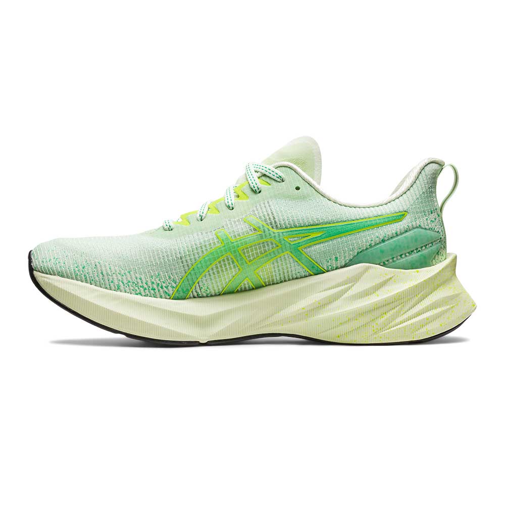 Men's Novablast 3 LE Running Shoe - Whisper Green/Cilantro - Regular (D)
