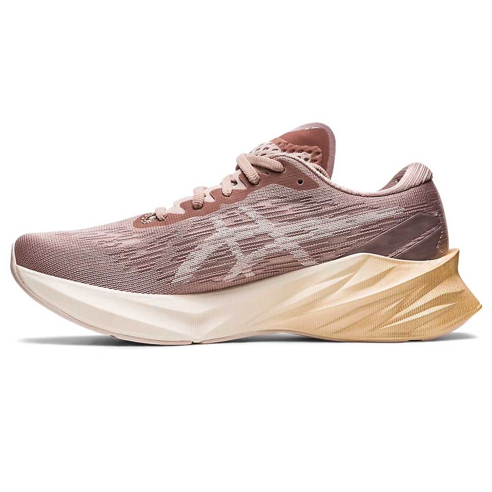 Women's Novablast 3 Running Shoe - Fawn/Mineral Beige - Regular (B)