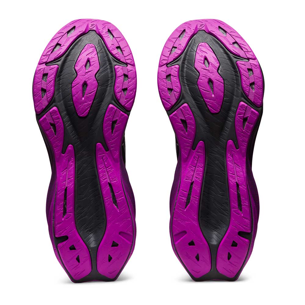 Women's Novablast 3 Lite-Show Running Shoe - Black/Orchid - Regular (B)