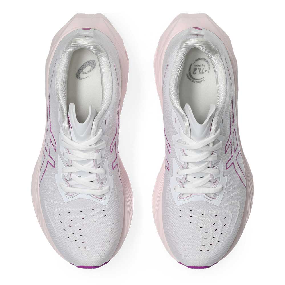 Women's Novablast 4 Running Shoe - White/Soothing Sea - Regular (B)