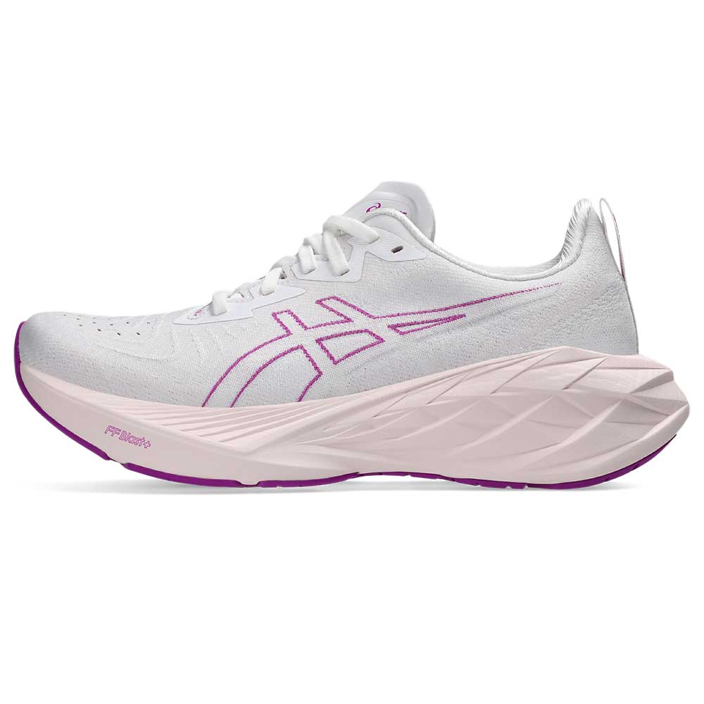 Women's Novablast 4 Running Shoe - White/Soothing Sea - Regular (B)