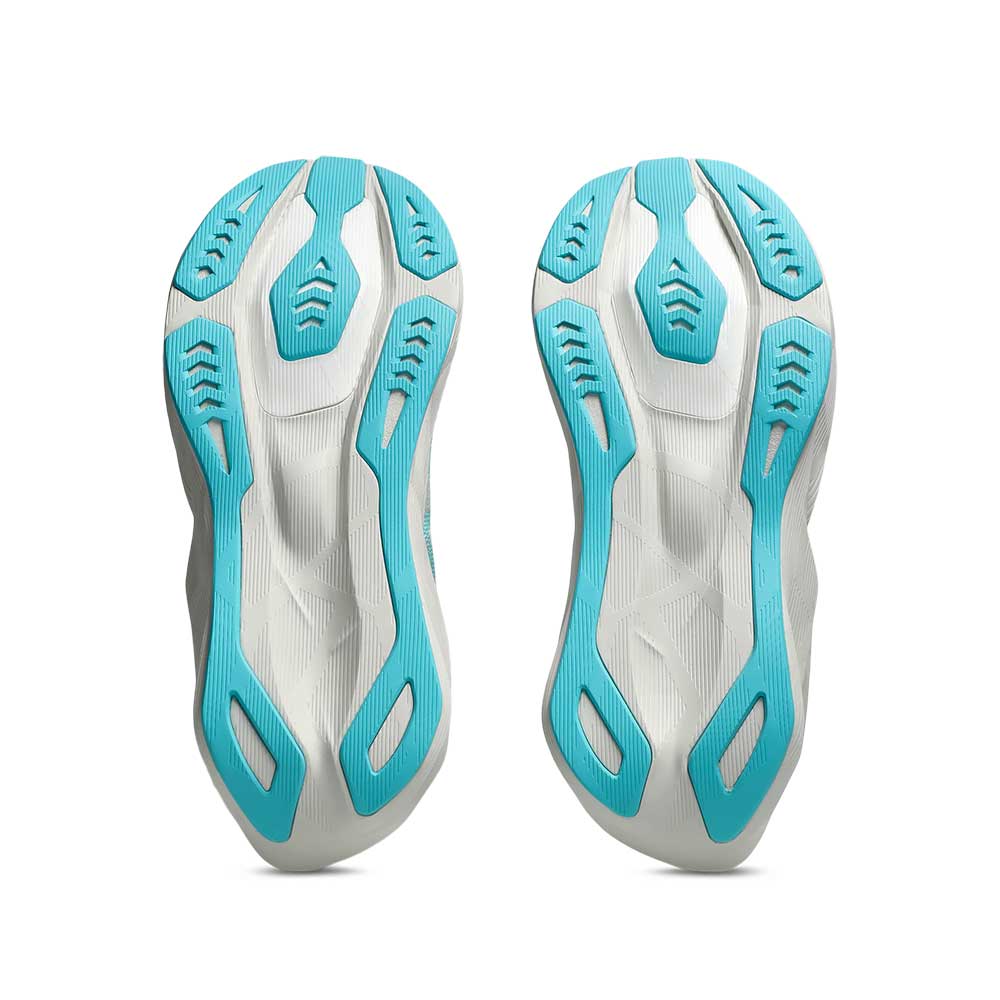 Women's Novablast 6 Running Shoe - Soft Oat/Energy Aqua - Regular (B)