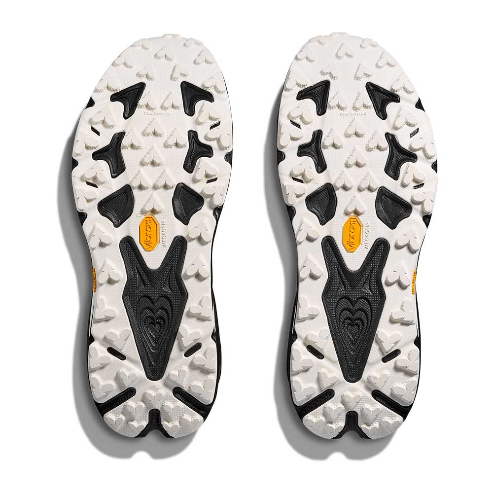 Women's Speedgoat 7 Trail Running Shoe - Black/White - Regular (B)