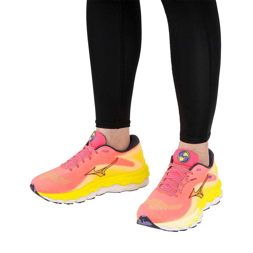 Women's Wave Sky 7 Running Shoe - High/Vis Pink/Ombre Blue - Regular (B)