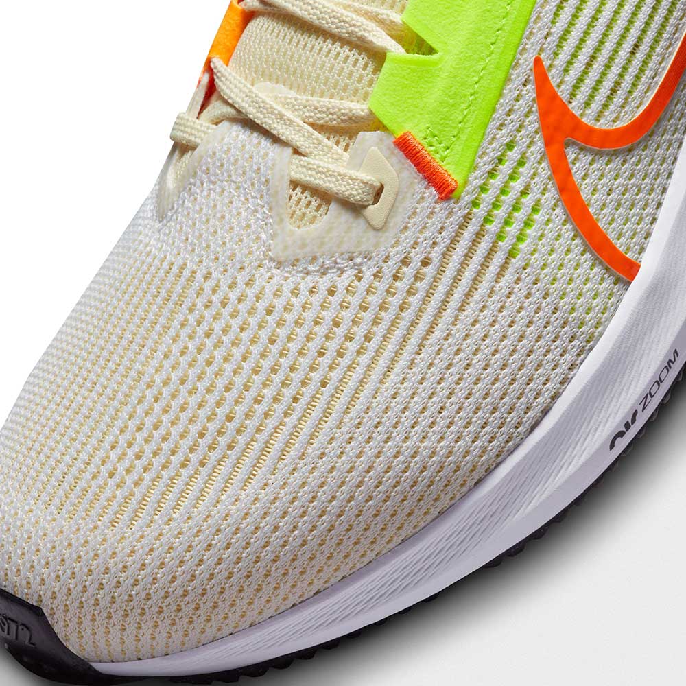 Men's Air Zoom Pegasus 40 Running Shoe - White/Multi Color/Coconut - Regular (D)