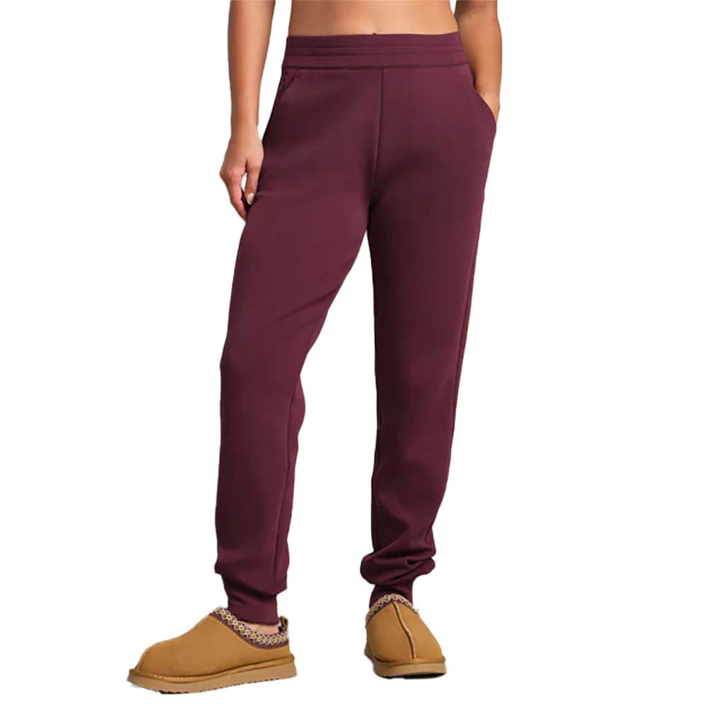 Women's DreamGlow Taper Leg Pant - Bordeaux Red