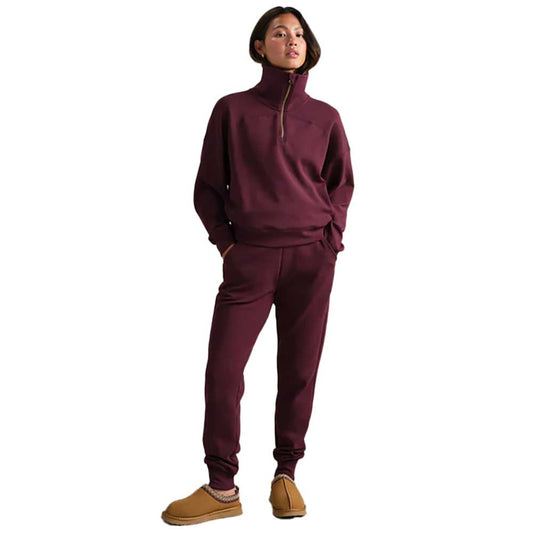 Women's DreamGlow Taper Leg Pant - Bordeaux Red