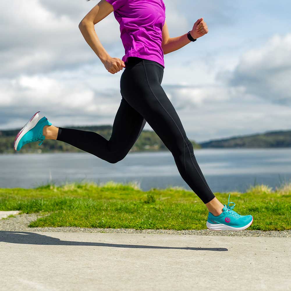 Women's Phantom 3 Running Shoe- Teal/Pink- Regular (B)