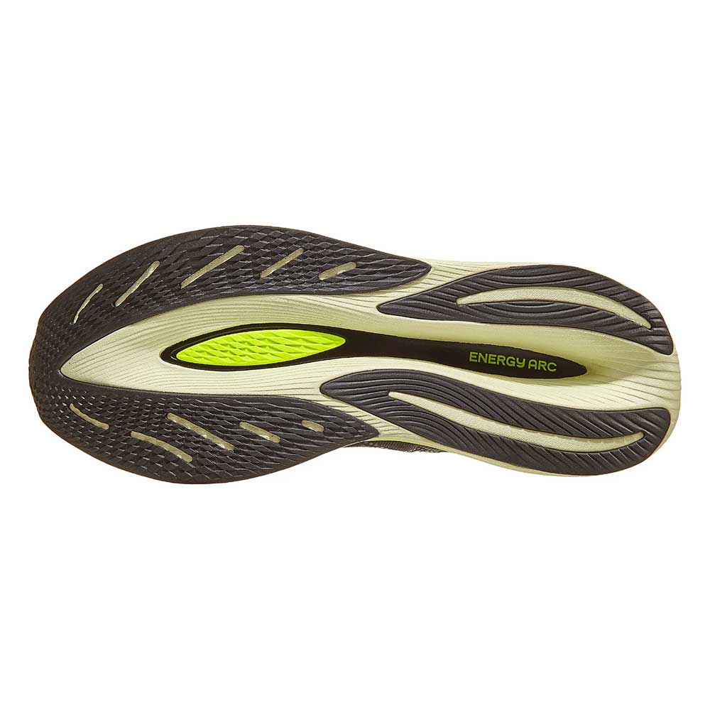 Men's FuelCell SuperComp Trainer v2 Running Shoe - Black/Thirty Watt - Regular (D)