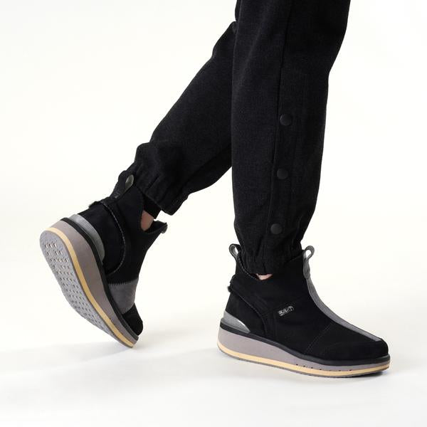 Women's KO-Z SNPR Mid Wedge Lifestyle Boot - Black/Satellite - Regular (B)