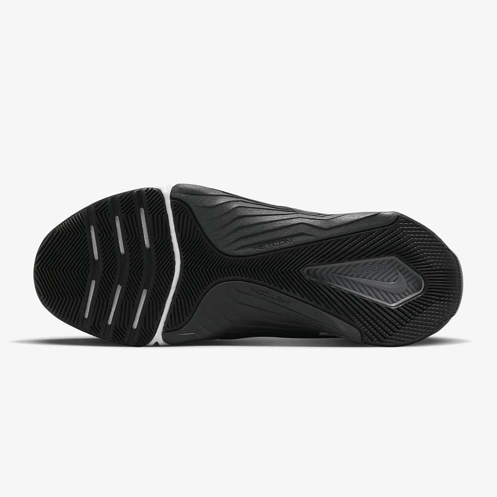 Women's Metcon 8 Training Shoe - Black/White- Regular (B)