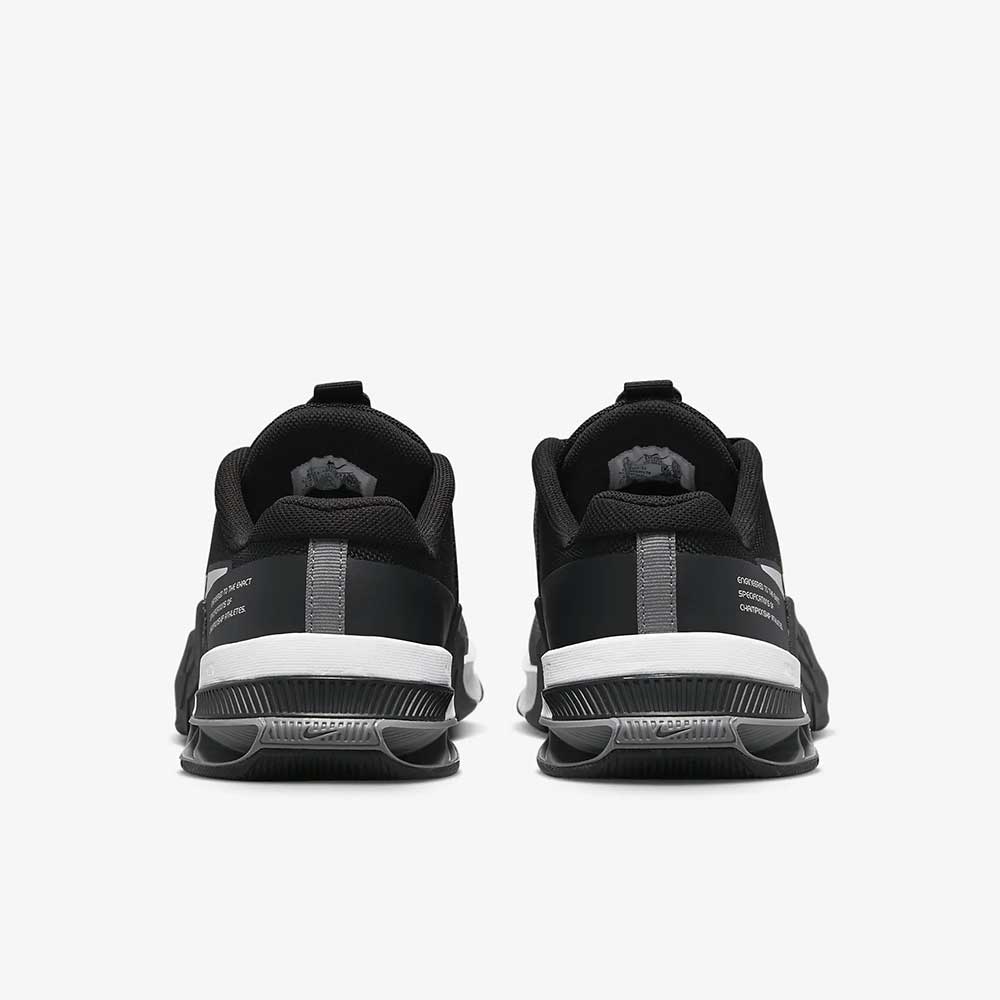 Women's Metcon 8 Training Shoe - Black/White- Regular (B)