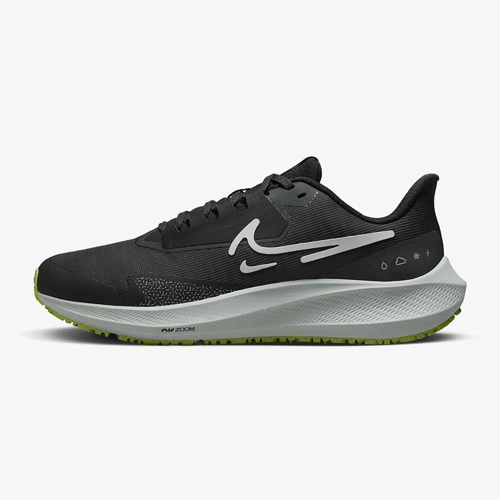 Women's Air Zoom Pegasus 39 Shield Running Shoe - Black/White/Dk Smoke - Regular (B)