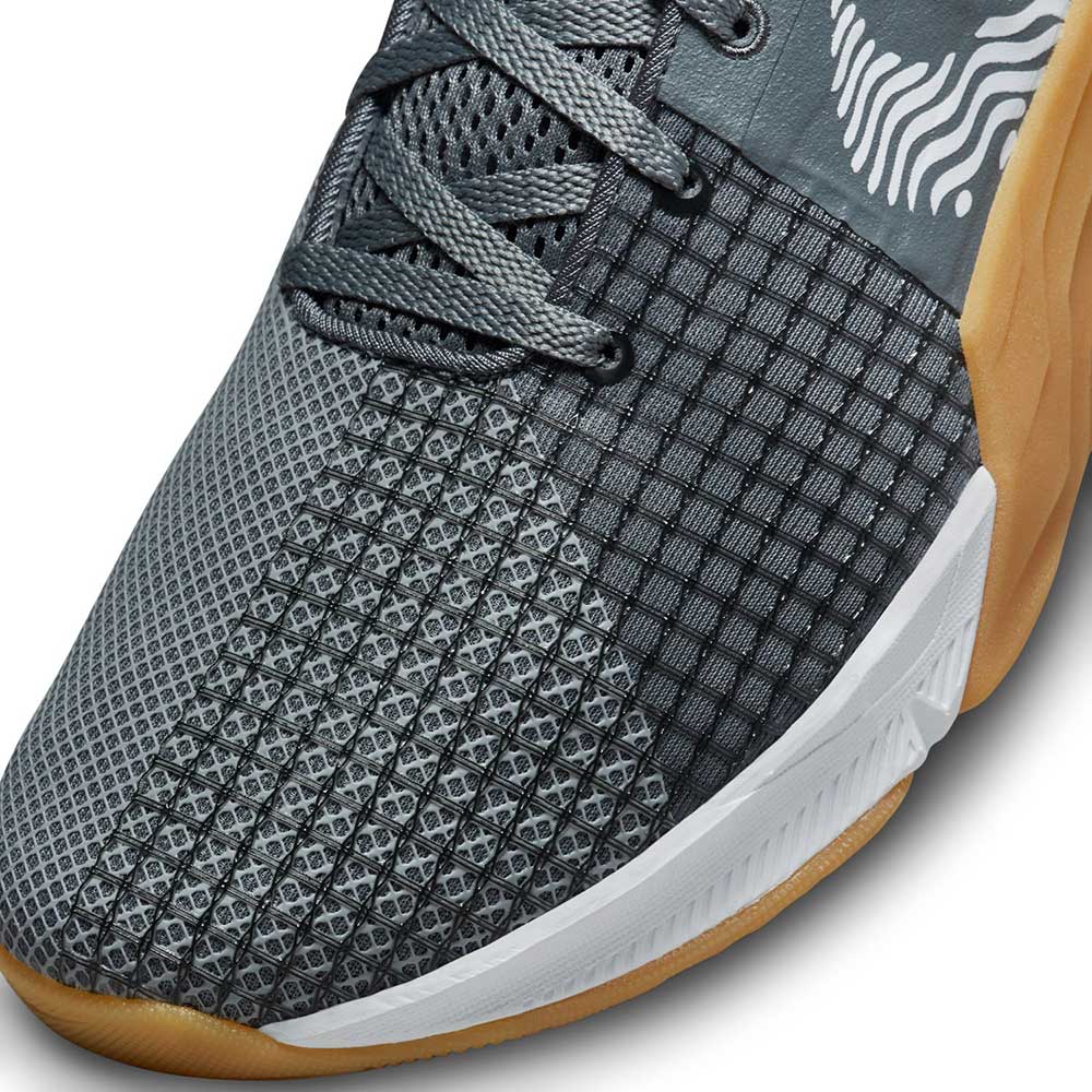 Men's Metcon 8 Cross Training Shoe - Smoke Grey/White/Dk Smoke Grey - Regular (D)