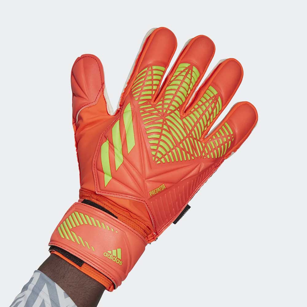 Regnskab Bliv klar Articulation Predator Edge Fingersave Match Glove- Solar Red/Team Solar Green – Gazelle  Sports