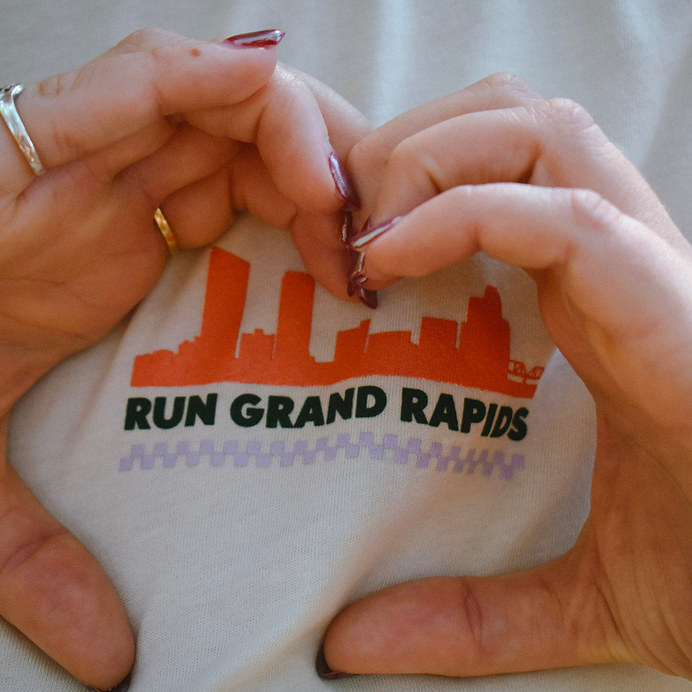 RUN GRAND RAPIDS Poly-Cotton Short Sleeve - Natural/White Foldover Woven Square Patch w/ Light Gray Gazelle