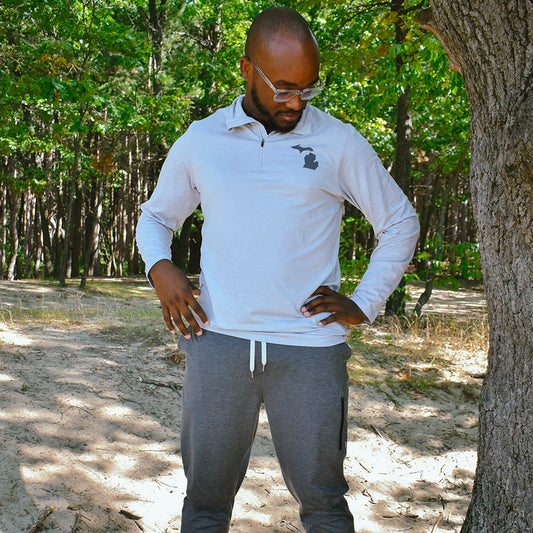 Men's RUN MICH Stacked Performance Tech 1/4 Zip 3.0 - Silver Cloud/Light Gray Woven Square Patch w/ White Gazelle