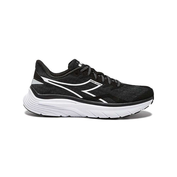 Women's Equipe Nucelo Running Shoe - Black/White - Regular (B