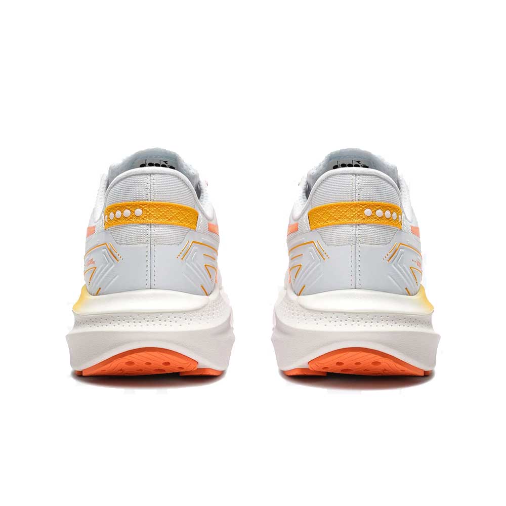 Men's Mythos Blushield Vigore 4 Running Shoe - White/Nectarine - Regular (D)