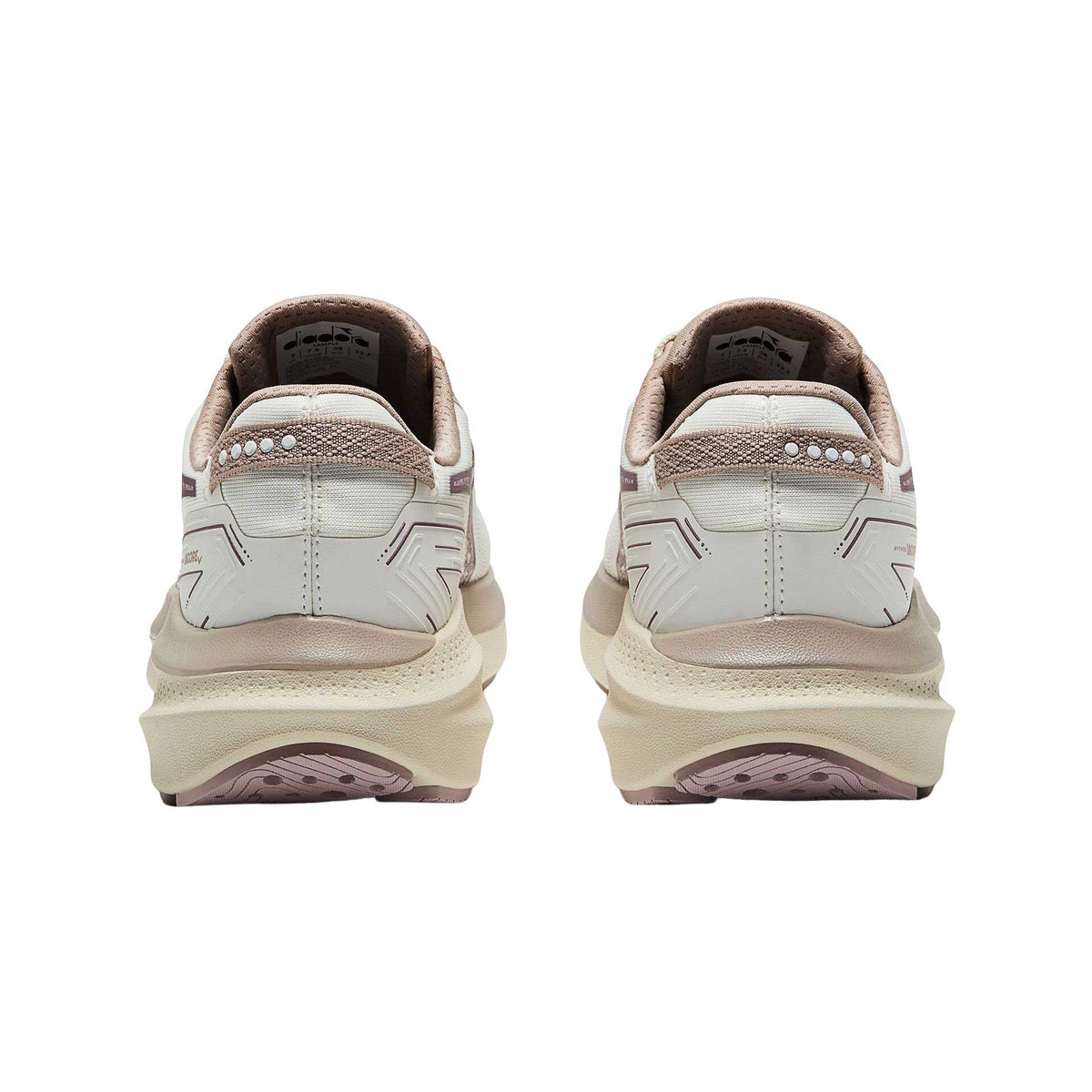Women's Mythos Blushield Vigore 4 Running Shoe - Snow White/Almond Milk - Regular (B)