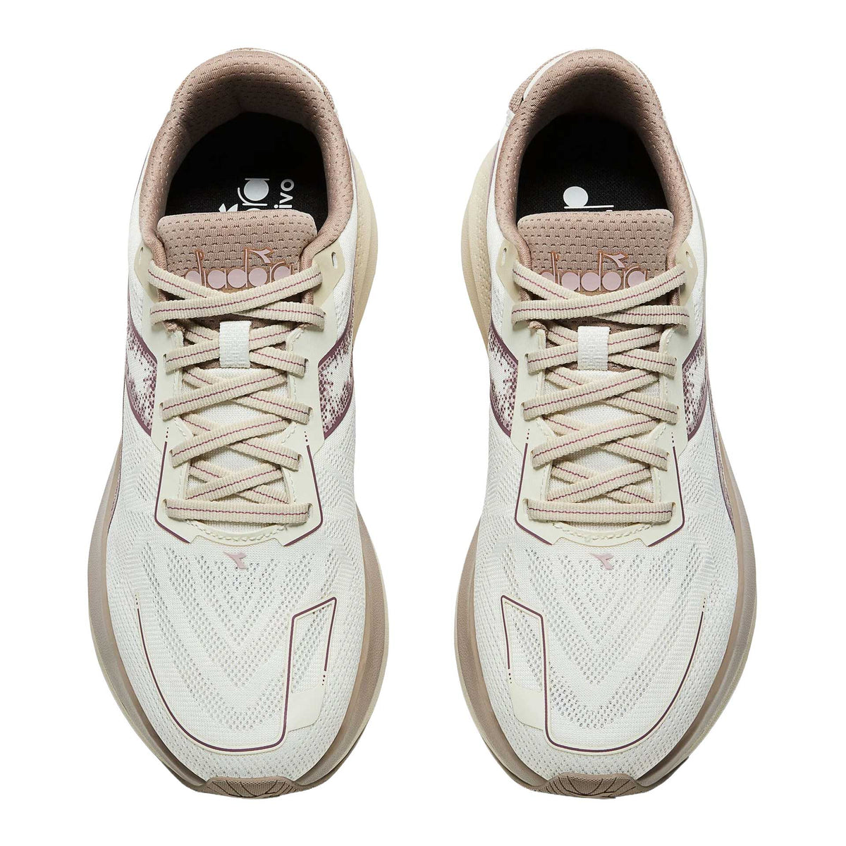 Women's Mythos Blushield Vigore 4 Running Shoe - Snow White/Almond Milk - Regular (B)