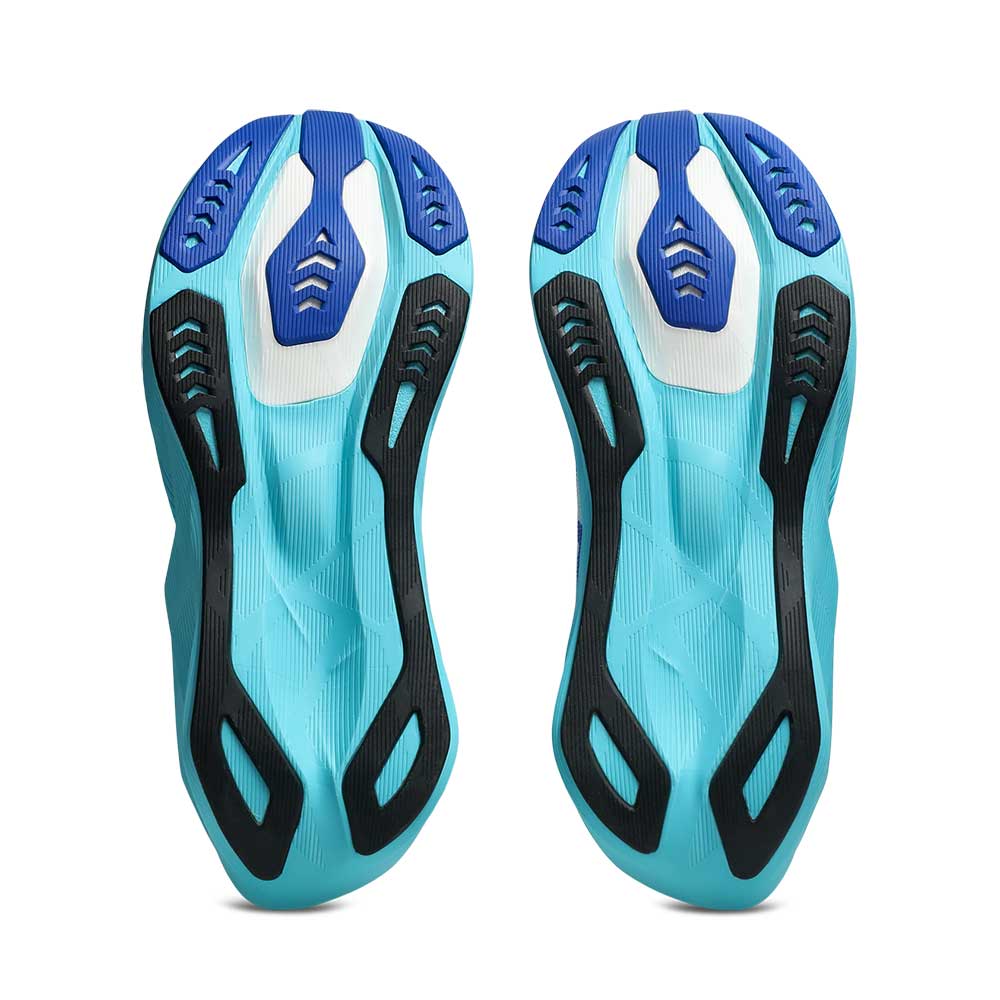 Men's Novablast 6 - White/Energy Aqua - Regular (D)