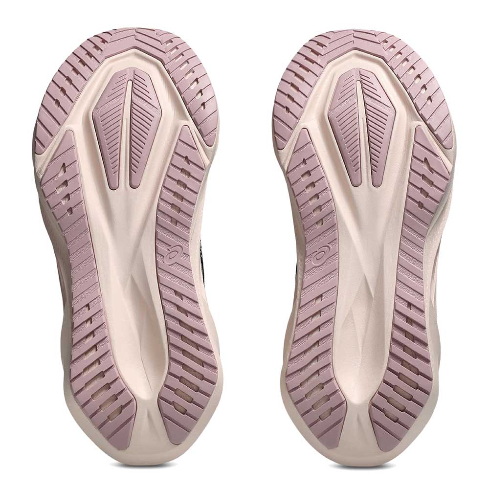 Women's Novablast 5 Running Shoe - Black/Pearl Pink - Regular (B