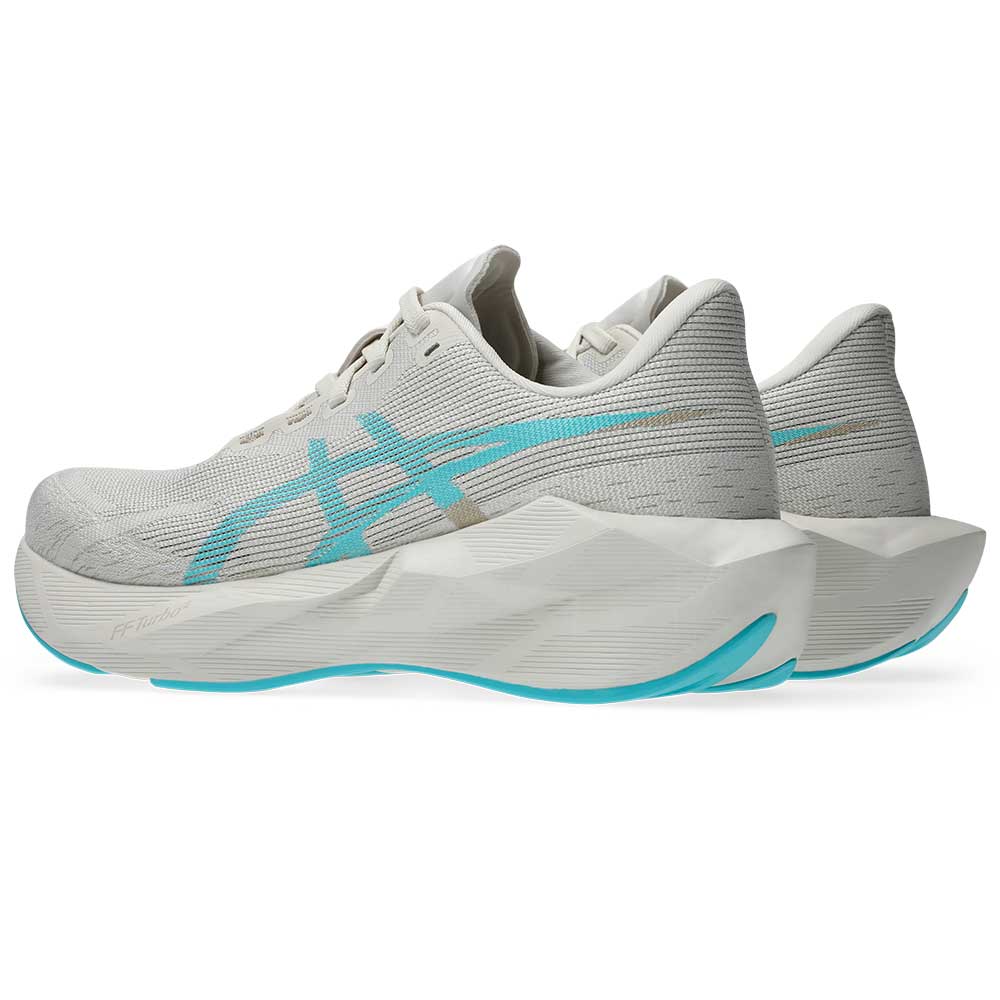 Women's Novablast 6 Running Shoe - Soft Oat/Energy Aqua - Regular (B)