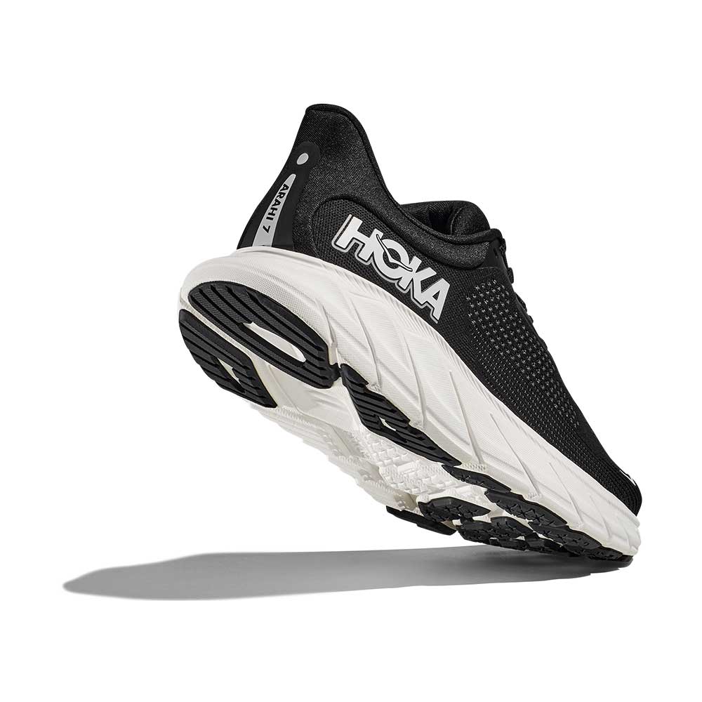 Men's Arahi 7 Running Shoe - Black/White - Wide (2E)
