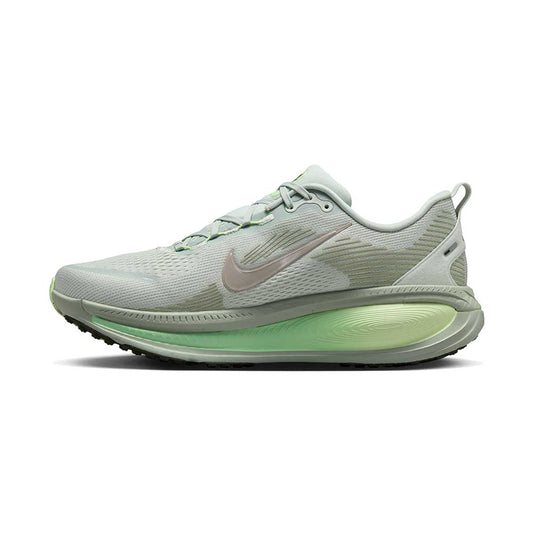 Men's Vomero 18 Running Shoe - Light Silver/College Grey/Barely Volt - Regular (D)