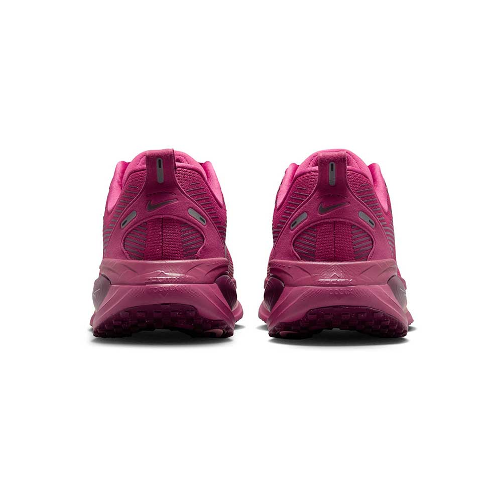 Women's Vomero 18 Running Shoe - Sweet Beet/Bordeaux Red/Stardust - Regular (B)
