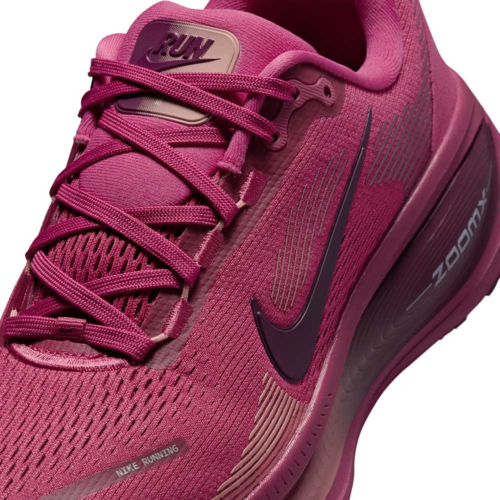 Women's Vomero 18 Running Shoe - Sweet Beet/Bordeaux Red/Stardust - Regular (B)