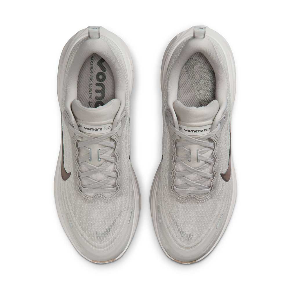 Men's Vomero 18 Running Shoe - College Grey/Medium Ash/Light Iron Ore - Regular (D)