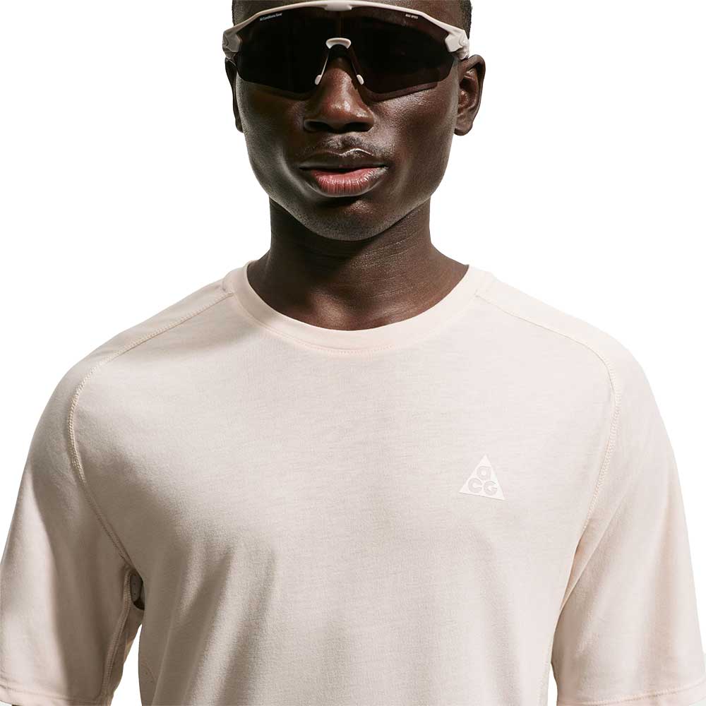 Men's ACG Solar Chase Dri-FIT Adv Trail Running Top - Light Orewood