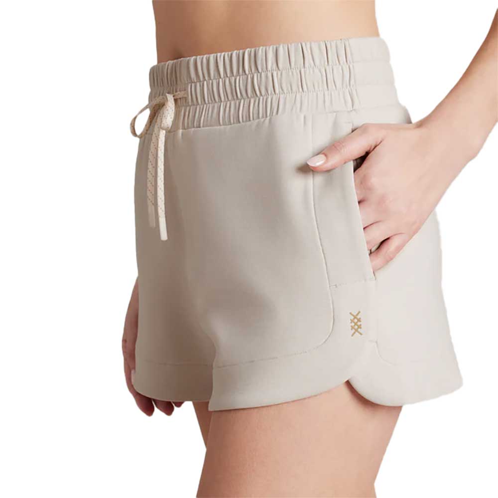 Women's DreamGlow Short 3" - Sand