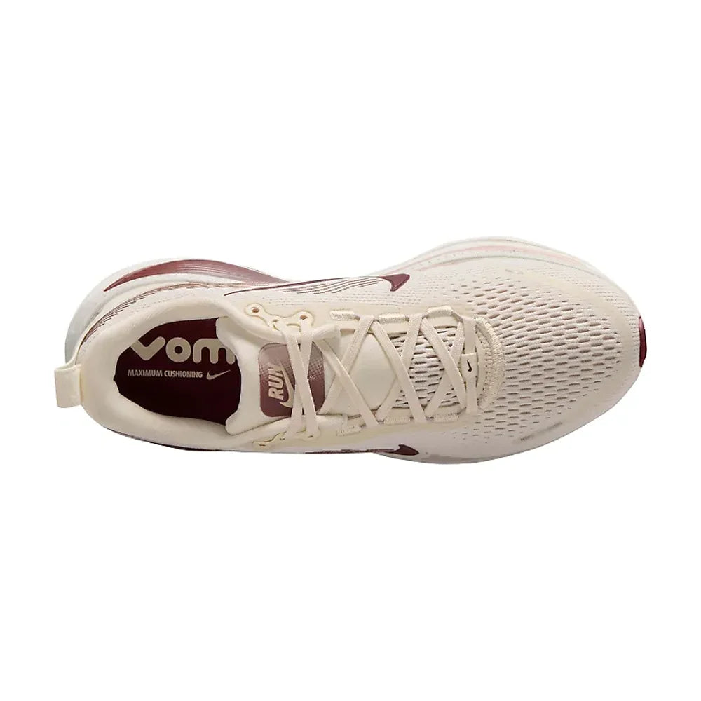 W Nike Vomero 18 (B) - Pale Ivory/Dark Team Red/Red Sepia