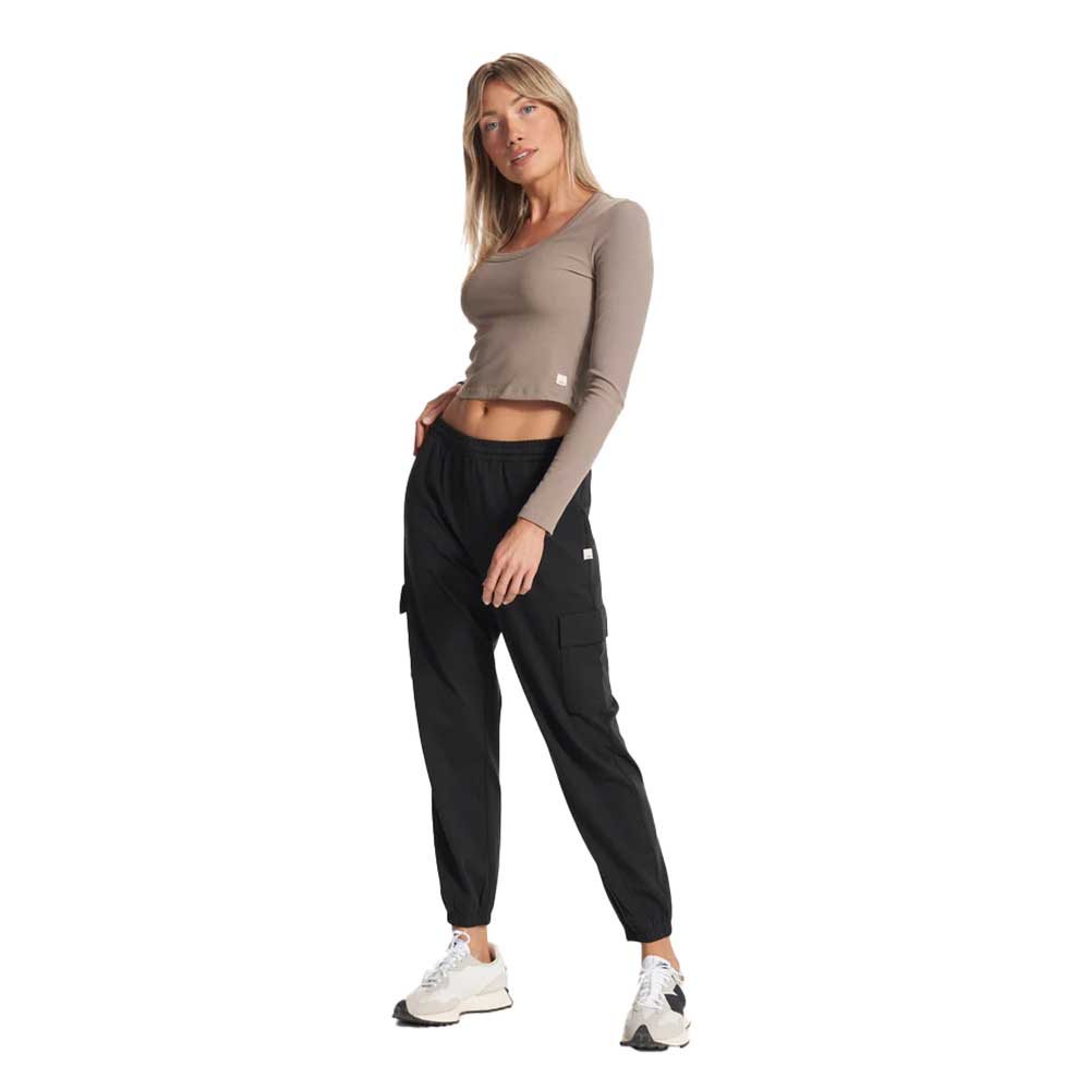 Women's Long Sleeve Pose Scoop Tee - Graphite