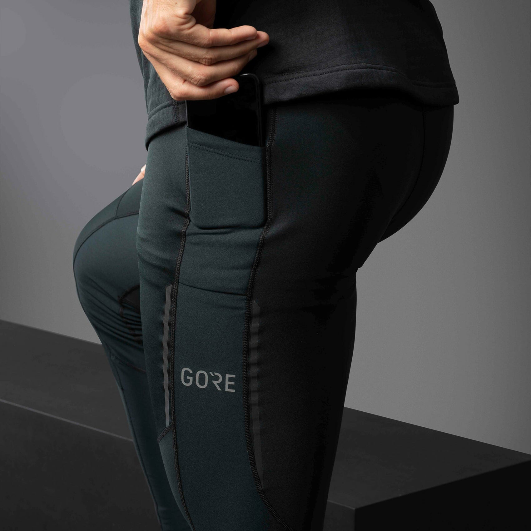 GOREWEAR R5 GORE-TEX INFINIUM™ Tights Women - black/ultramarine blue 99BL