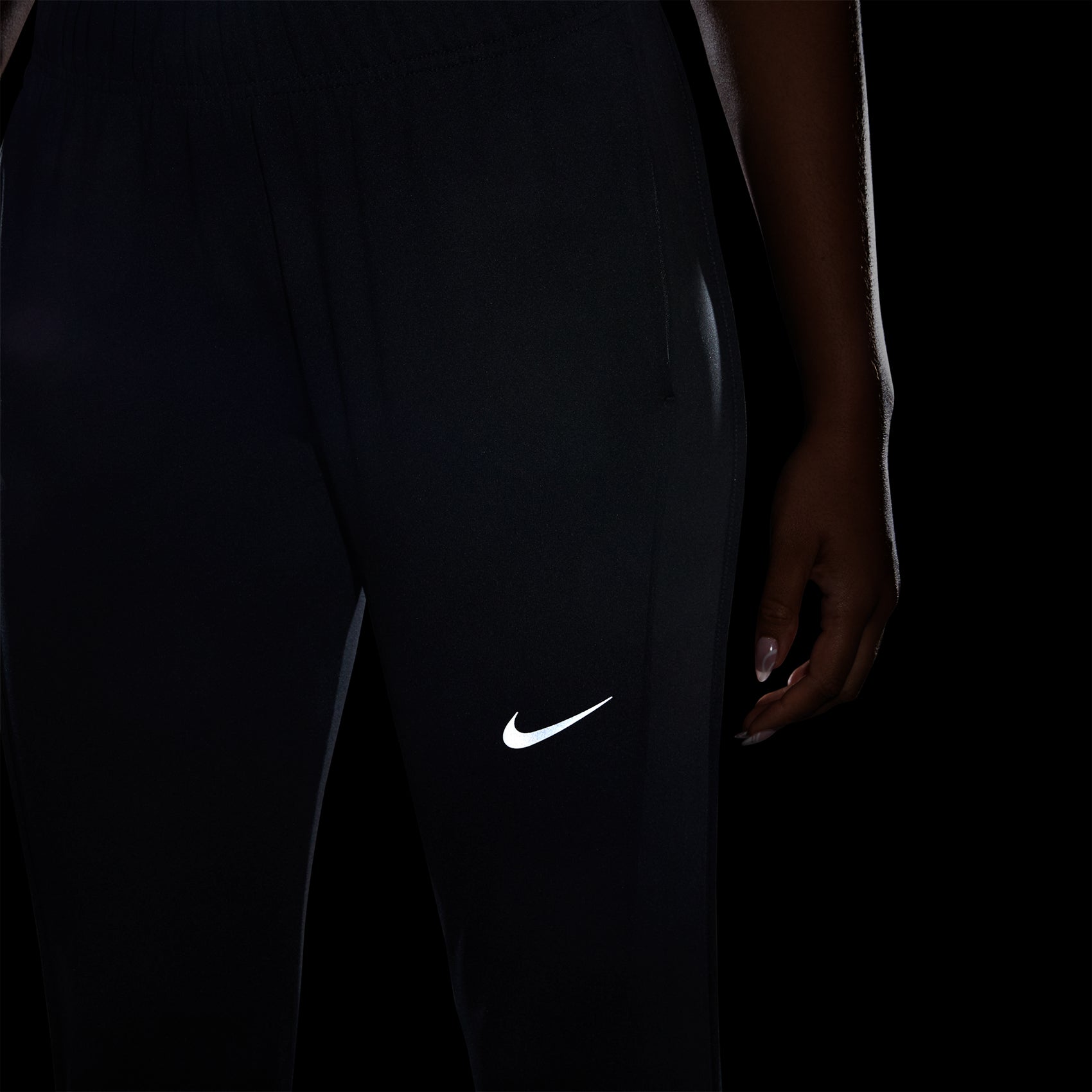 Buy Nike Therma-fit Essential Women (DD6472) from £34.98 (Today