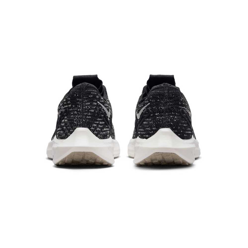 Women's free rn flyknit 4.0 running shoes hotsell - black/white