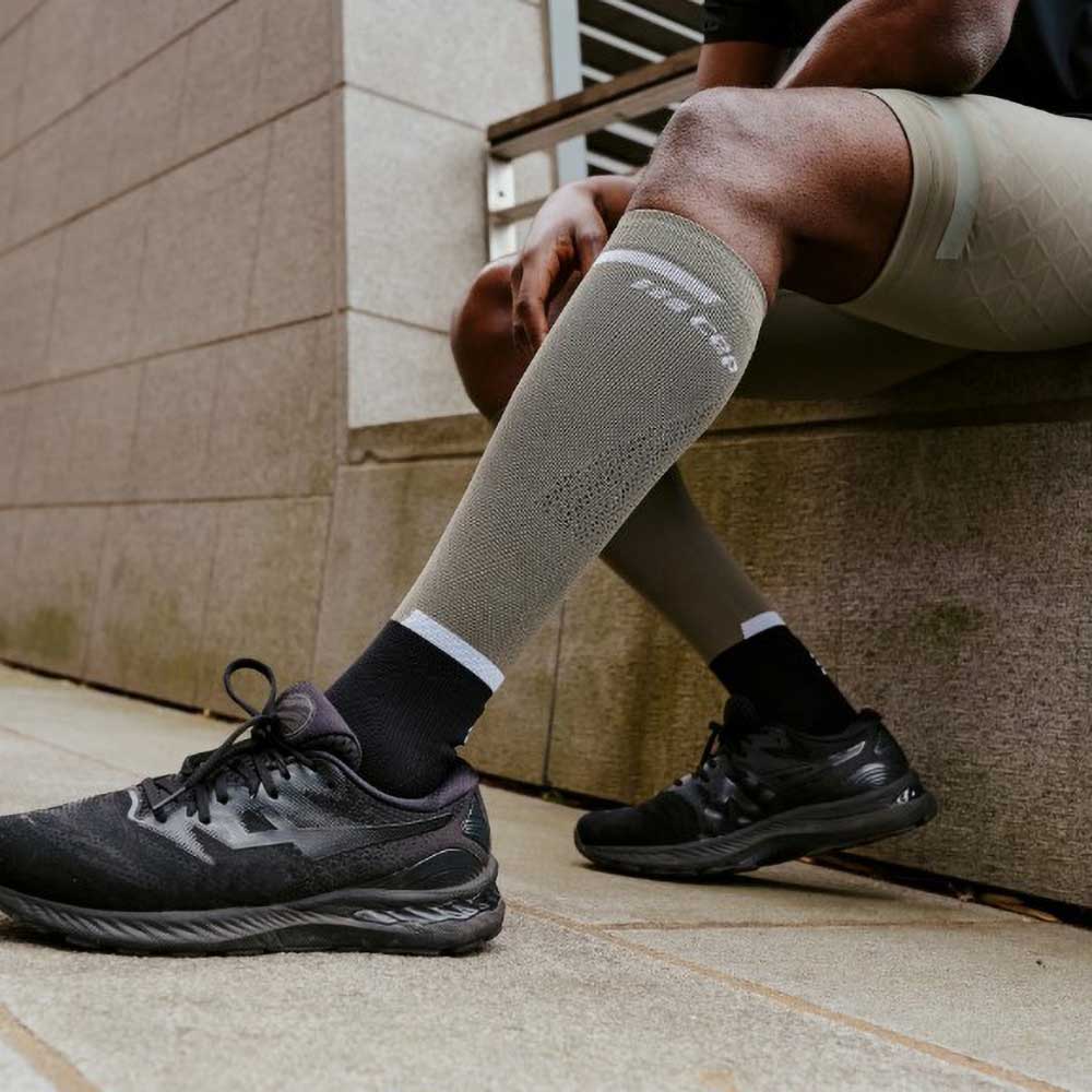 Men's The Run Compression Socks 4.0 - Olive/Black – Gazelle Sports