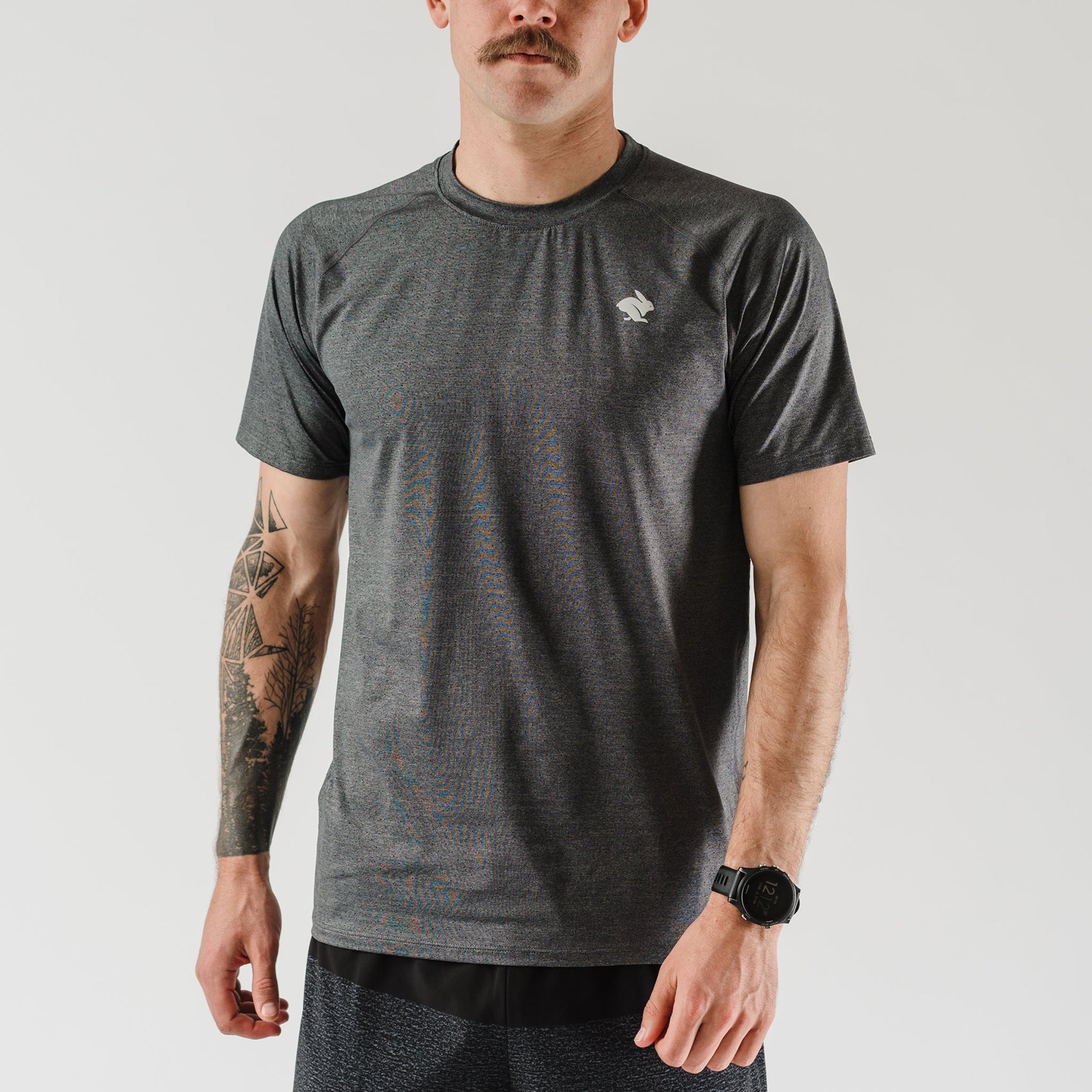 Men's EZ Tee Perf Short Sleeve Top - Charcoal – Gazelle Sports