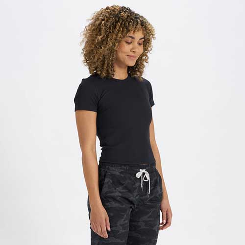 Women's Pose Fitted Tee - Black